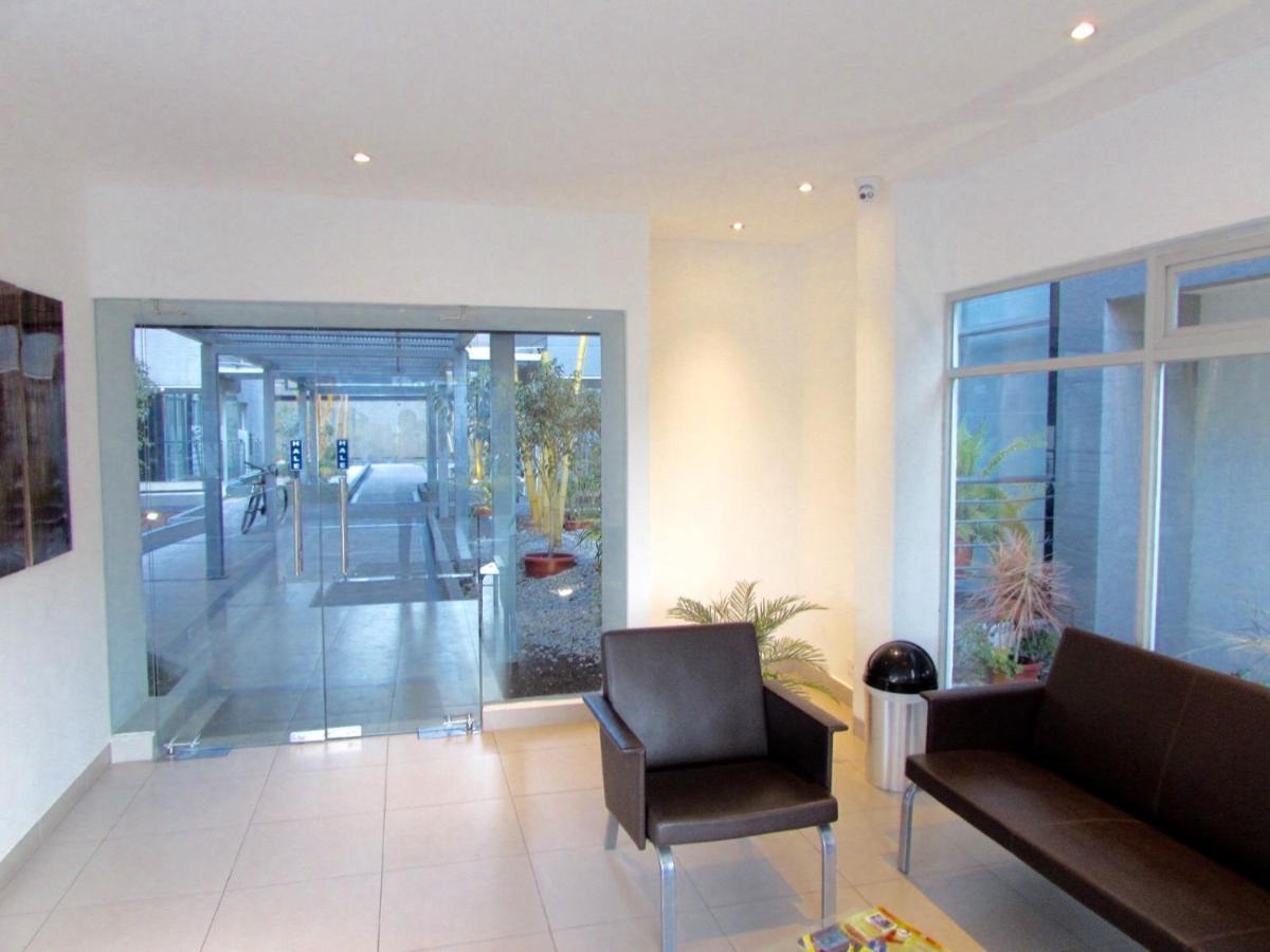 Coliving Ecuador Apartamentos Plaza Foch Quito Exterior foto